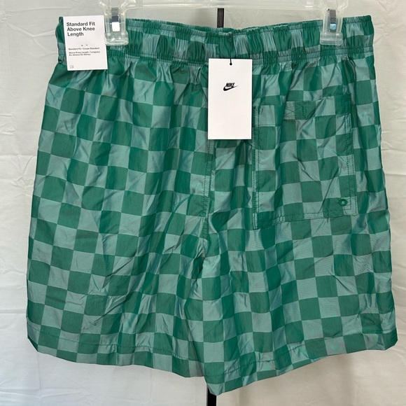 Nike Green Checkered Athletic Shorts NWT - Picture 3 of 6